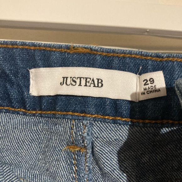 Just Fab mid rise Vintage destroyed straight  jeans. - Picture 4 of 4